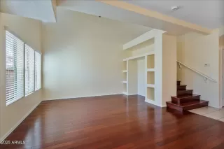 Photo #4: 6914919 Listing