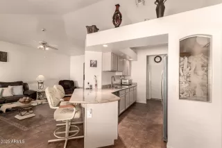 Photo #3: 6915077 Listing 