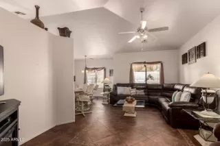 Photo #4: 6915077 Listing 