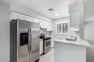 More Details about MLS # 6915085 : 97 N COOPER ROAD#84