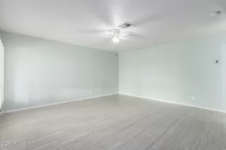 Photo #4: 6915085 Listing