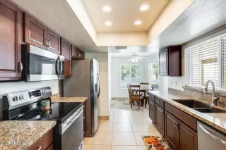 Photo #5: 6915092 Listing