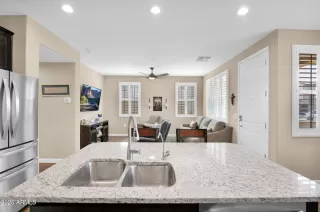 Photo #4: 6915239 Listing