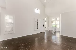 Photo #5: 6915253 Listing