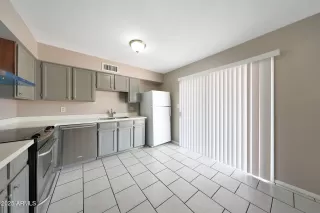 Photo #4: 6915340 Listing