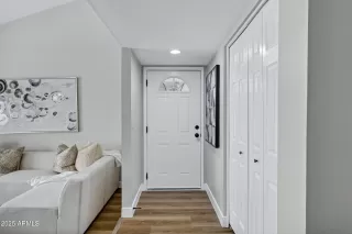 Photo #6: 6915359 Listing