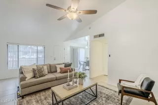 Photo #6: 6915435 Listing