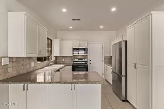 Photo #6: 6915488 Listing 