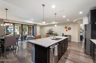 Photo #6: 6915561 Listing