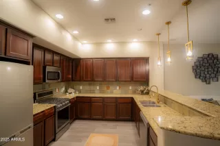 Photo #1: 6915667 Listing 