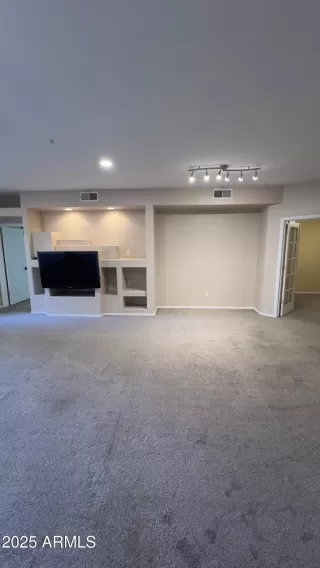 Photo #4: 6915744 Listing 