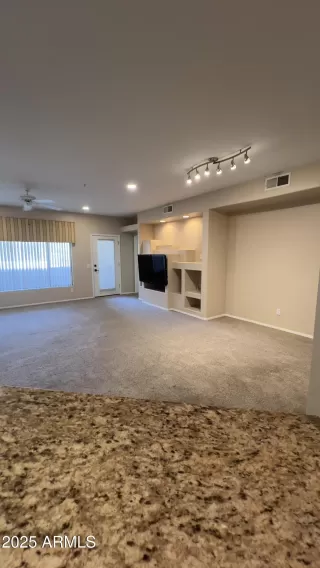 Photo #5: 6915744 Listing 