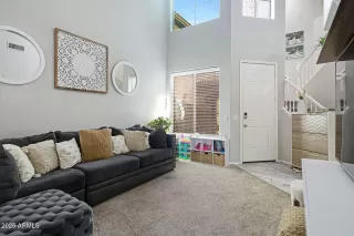 Photo #5: 6915769 Listing 