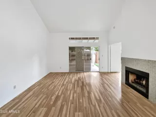 Photo #2: 6915775 Listing 