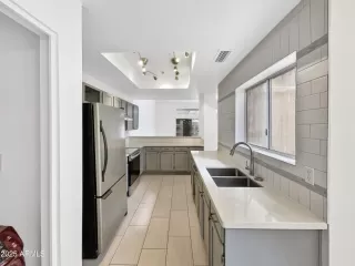 Photo #5: 6915775 Listing 