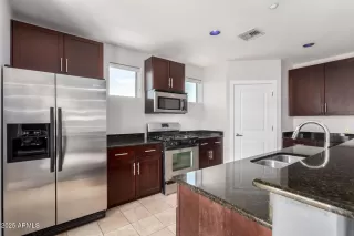 Photo #2: 6915848 Listing
