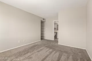 Photo #6: 6915860 Listing 
