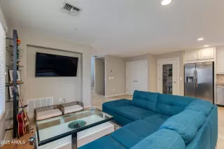 Photo #3: 6915929 Listing 