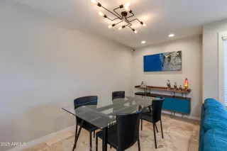 Photo #5: 6915929 Listing 