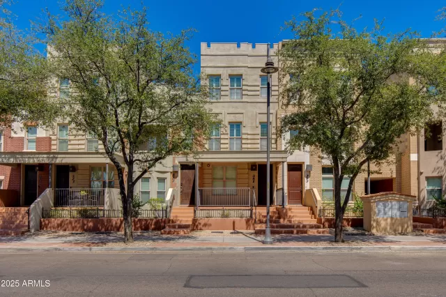 MLS: 6915932 Condo For Sale