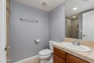 Photo #5: 6915932 Listing 