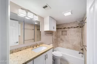 Photo #6: 6915967 Listing