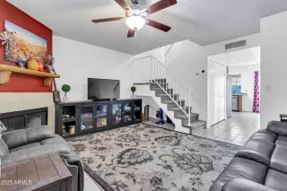 Photo #5: 6915981 Listing 
