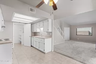 Photo #4: 6916099 Listing 