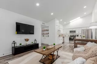 Photo #1: 6916139 Listing