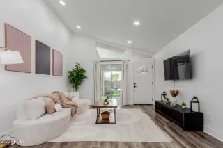 Photo #2: 6916139 Listing