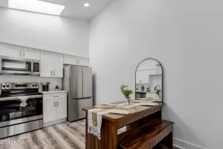 Photo #3: 6916139 Listing