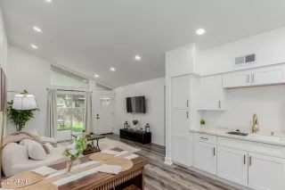 Photo #6: 6916139 Listing