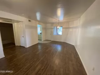 Photo #2: 6916259 Listing 