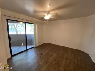 Photo #6: 6916259 Listing 