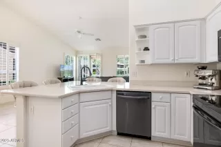 Photo #2: 6916330 Listing 