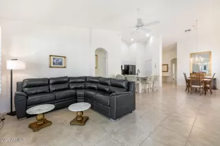 Photo #6: 6916330 Listing 