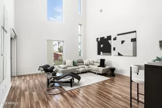 Photo #1: 6916398 Listing
