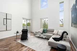 Photo #3: 6916398 Listing