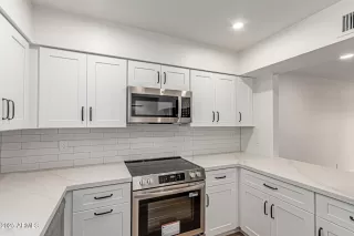 Photo #4: 6916551 Listing