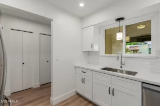 Photo #5: 6916551 Listing