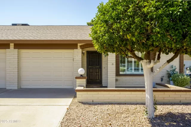 MLS: 6916661 Condo For Sale