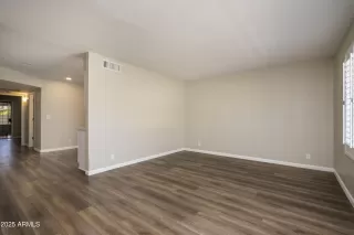 Photo #3: 6916661 Listing