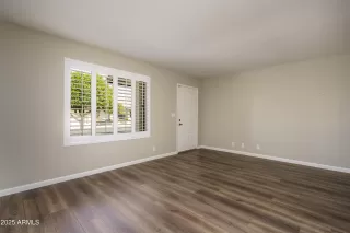 Photo #4: 6916661 Listing