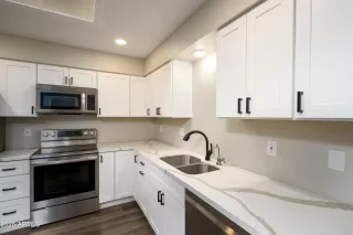 Photo #5: 6916661 Listing