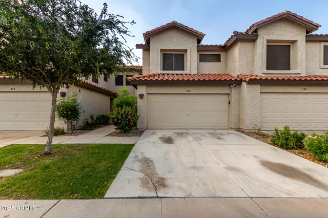 MLS: 6916825 Condo For Sale