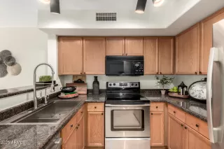 Photo #3: 6916825 Listing 