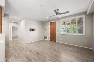 Photo #2: 6917000 Listing