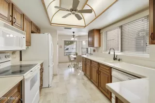 Photo #5: 6917075 Listing