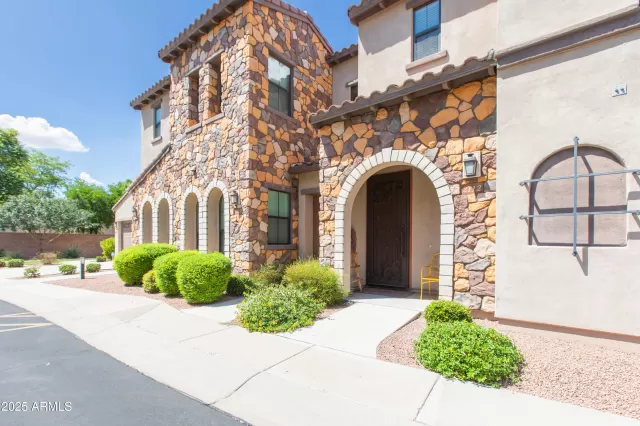 MLS: 6917121 Condo For Sale