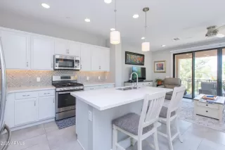 Photo #5: 6917121 Listing